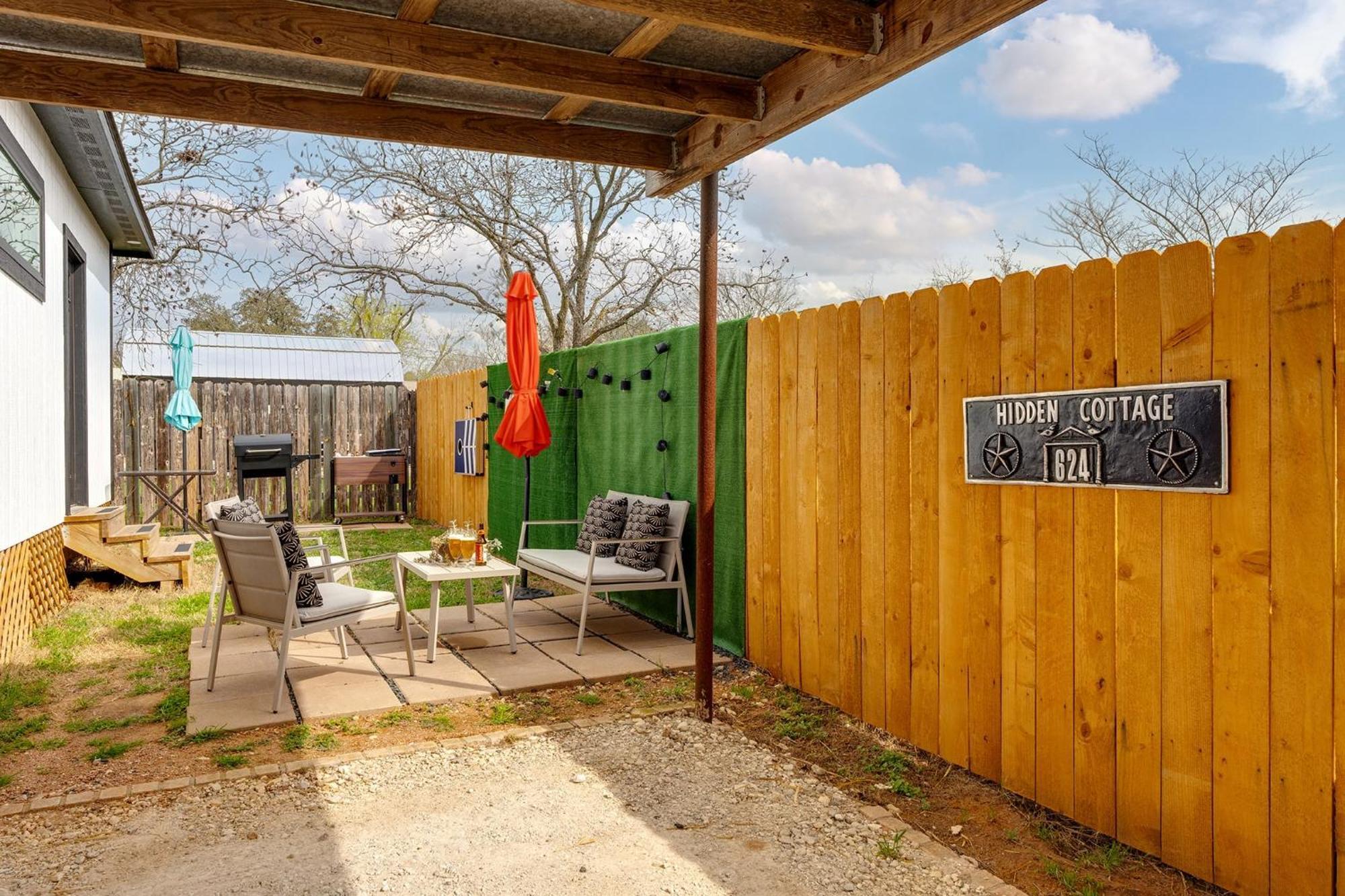 Hidden Cottage Mins To Main St And Sleeps 4 Fredericksburg Bagian luar foto