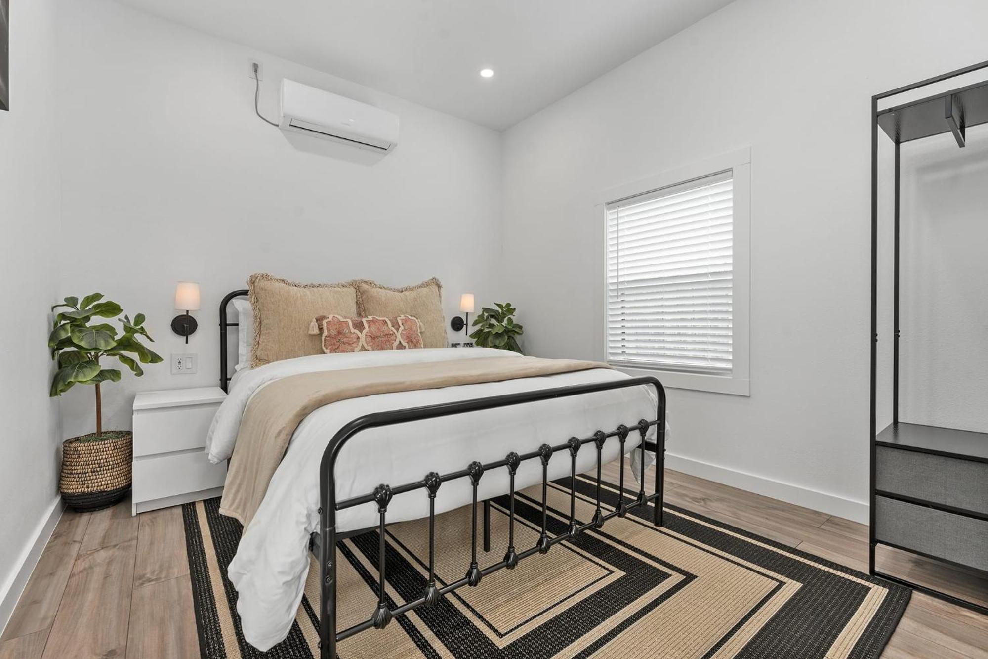Hidden Cottage Mins To Main St And Sleeps 4 Fredericksburg Bagian luar foto