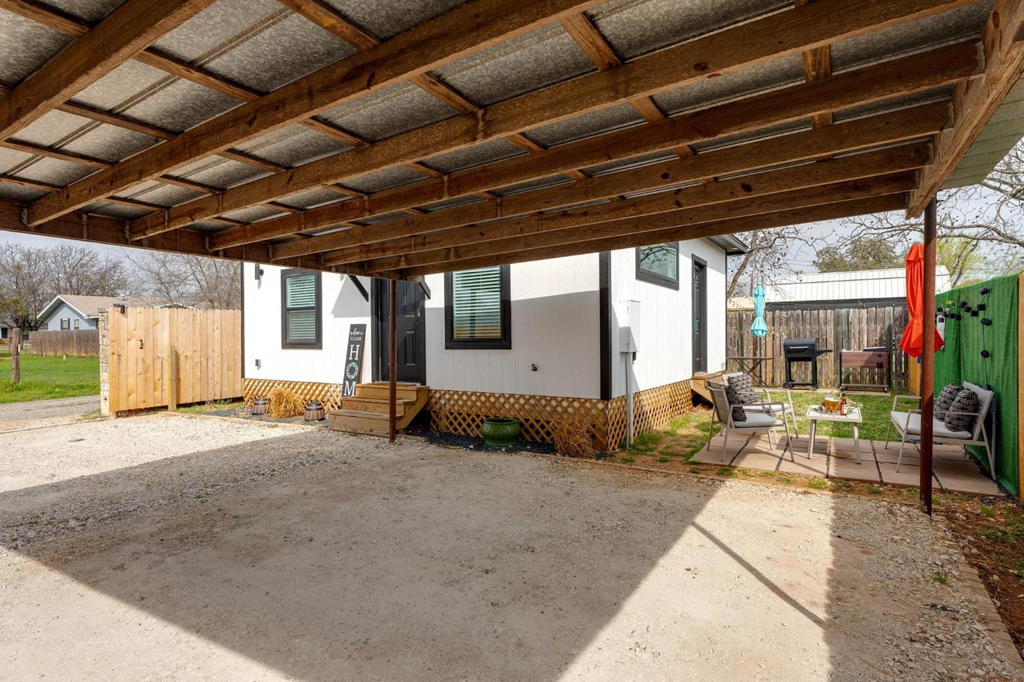 Hidden Cottage Mins To Main St And Sleeps 4 Fredericksburg Bagian luar foto