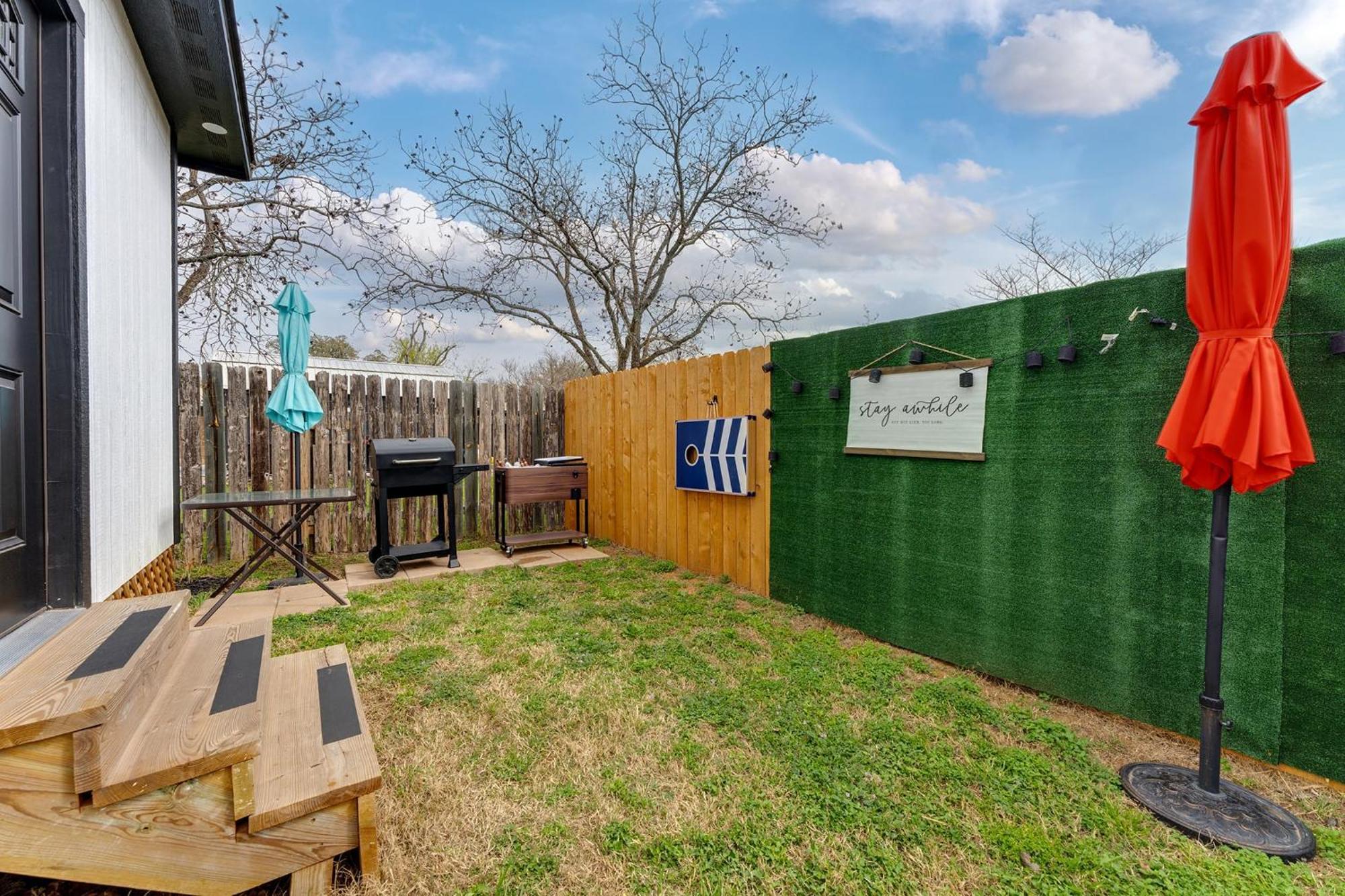 Hidden Cottage Mins To Main St And Sleeps 4 Fredericksburg Bagian luar foto